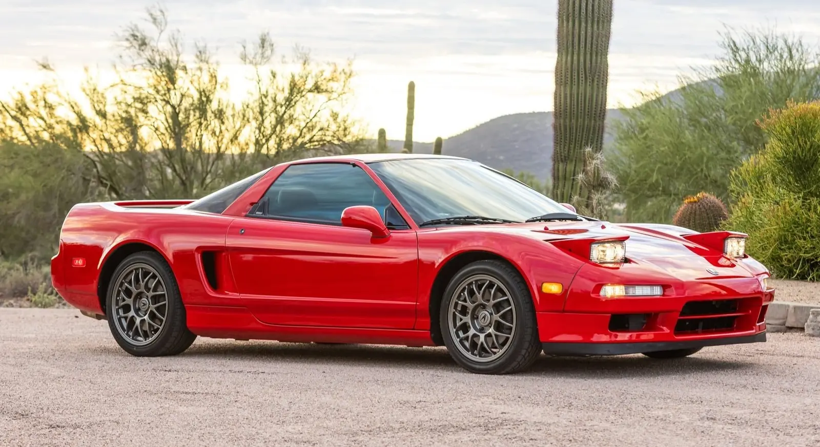 Trailer vândut cu un Acura NSX de 650.000 de dolari