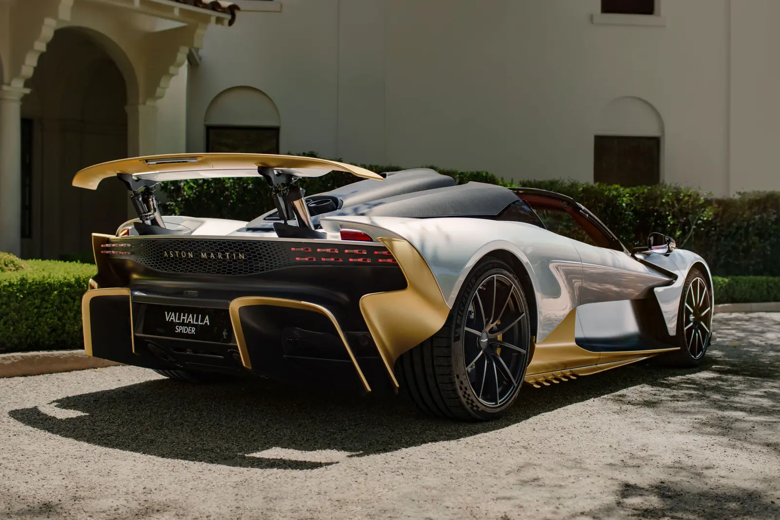 Aston Martin Valhalla Spider a fost prezentat ca fiind cea mai rapidă mașină deschisă pe un mărcii