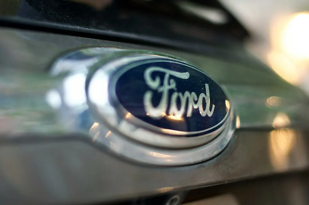Ford retrage peste 102.000 camioane din cauza unui defect la vitezometru
