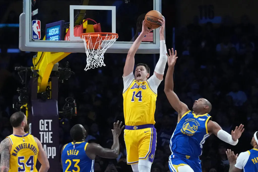 Lakers domină Warriors în deschiderea sezonului: 127-105