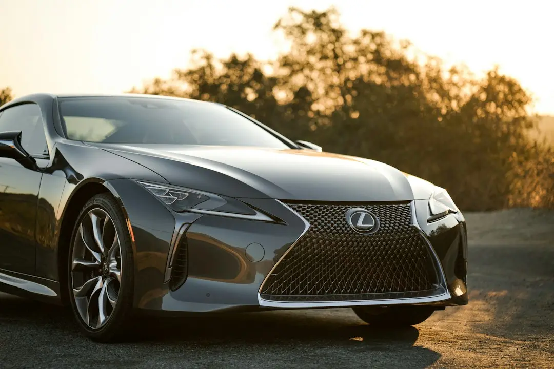 Lexus lansează un sedan de performanță care pune fiabilitatea înaintea puterii brute
