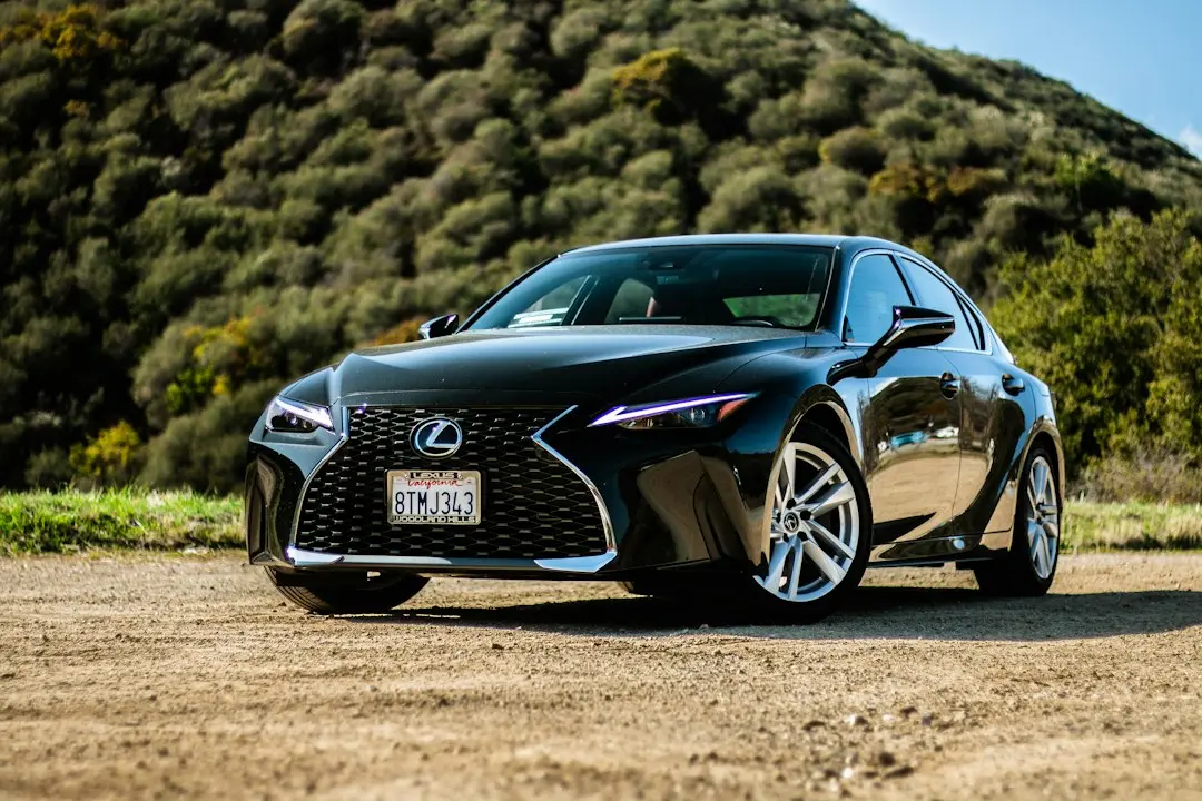 Lexus retrage 68.356 mașini: ecranul de bord se stinge complet