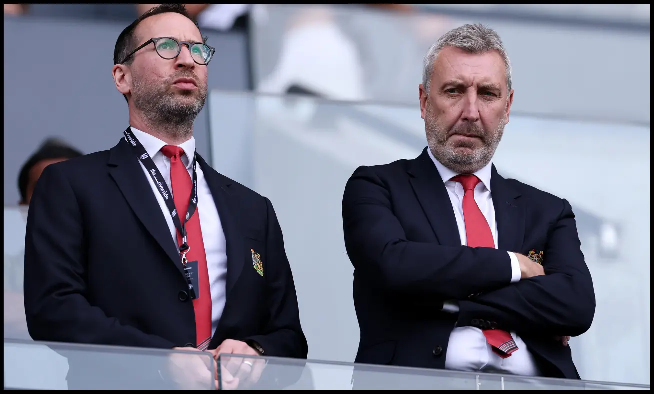 Manchester United îi ia apărarea lui Tynan Thompson după un început dificil la Carrington