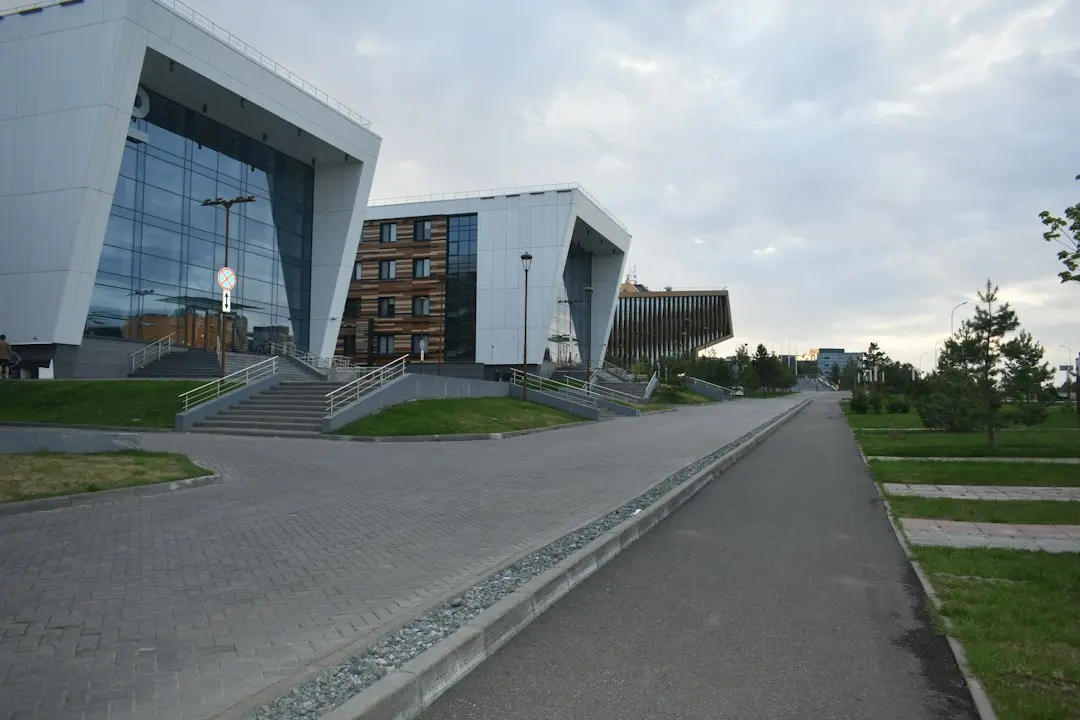 Mașina electrică pe campus: aliat sau capcană pentru studenți?