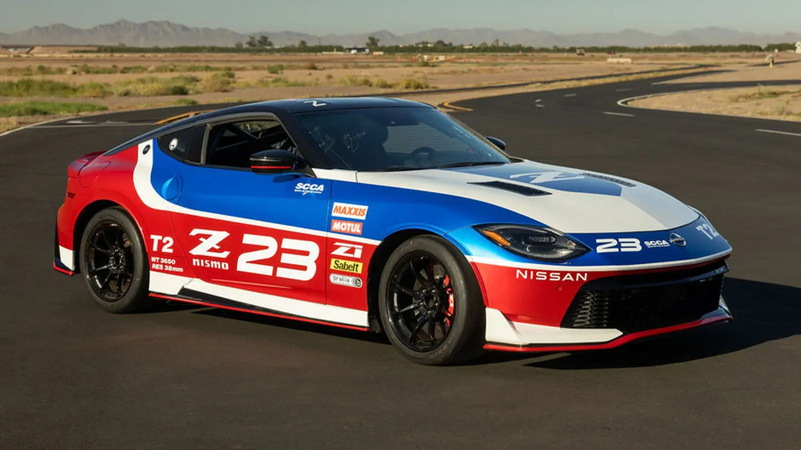 Nissan la SEMA: Datsun S30 restomod și SCCA Track