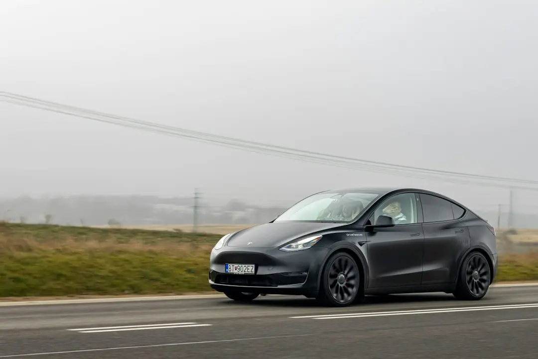 Tesla confirmă intrarea în Vietnam; VinFast deține 36% din piață